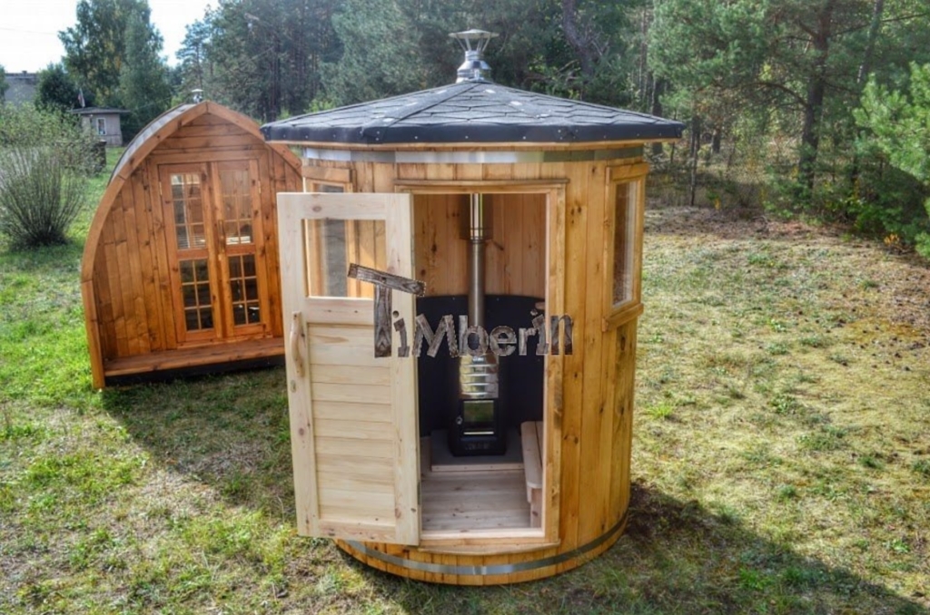 Saunafass klein Vertikal mit Holzofen TimberIN Gartensaunablog.de